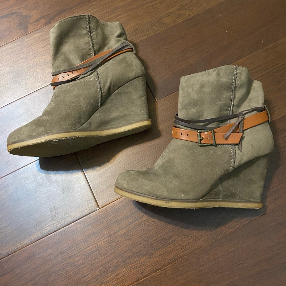 Tan Suede Mia Booties